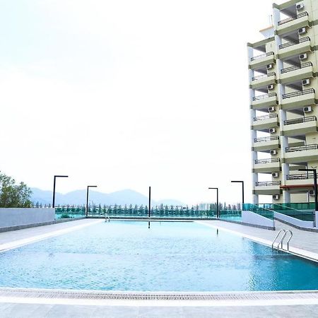 Marina Heights Seaview Resort Apartment II Lumut Exteriér fotografie