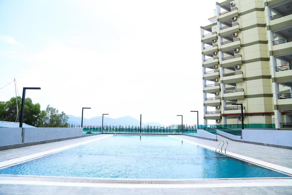 Marina Heights Seaview Resort Apartment II Lumut Exteriér fotografie